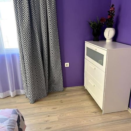 Lovely 2-Bedroom Rental Unit In Sofia Bagian luar foto