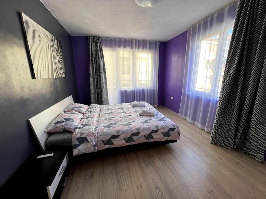 Lovely 2-Bedroom Rental Unit In Sofia Bagian luar foto